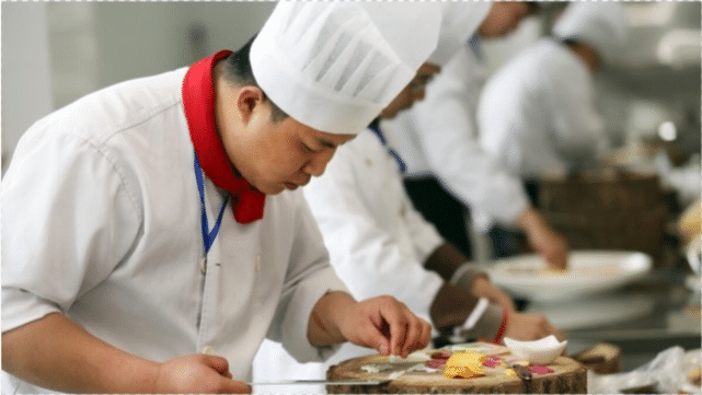 平凉厨师招聘，探寻美食背后的精湛厨艺之旅